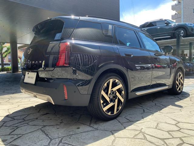 ＭＩＮＩ カントリーマンＳＥオール４　フェイバリット・トリム　認定中古車　当社元デモカー　パノラマサンルーフ　フェイバードトリム　Ｍパッケージ（電動シート・ハーマンカードンオーディオ・リアダークガラス）　全方位カメラ　タッチ式純正ナビ　ＡＣＣ　ＳＯＳ　１９ＡＷ（54枚目）