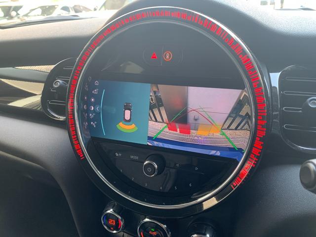 MINI クーパーD クラシック・トリム 5ドア 認定中古車 ワンオーナー タッチ式HDDナビ LEDヘッドライト バックカメラ ミュージックサーバー機能 ブルートゥース接続 SOSコール ドライビングモード 16インチAW(9枚目)
