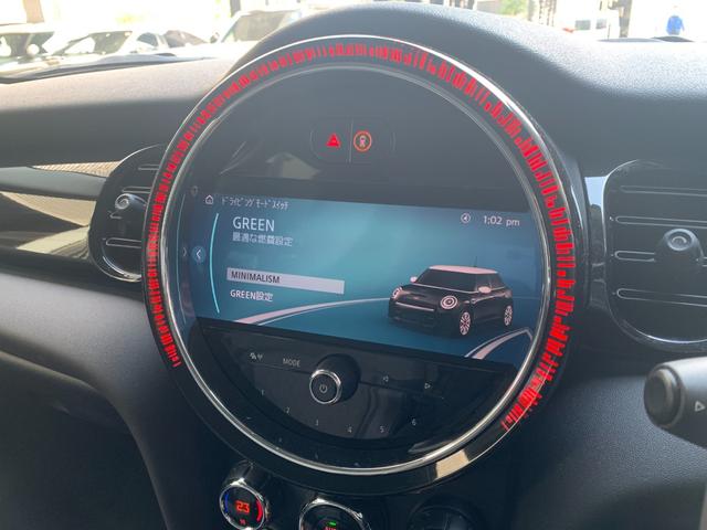 MINI クーパーD クラシック・トリム 5ドア 認定中古車 ワンオーナー タッチ式HDDナビ LEDヘッドライト バックカメラ ミュージックサーバー機能 ブルートゥース接続 SOSコール ドライビングモード 16インチAW(12枚目)