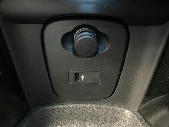 MINI クーパーD クラシック・トリム 5ドア 認定中古車 ワンオーナー タッチ式HDDナビ LEDヘッドライト バックカメラ ミュージックサーバー機能 ブルートゥース接続 SOSコール ドライビングモード 16インチAW(14枚目)