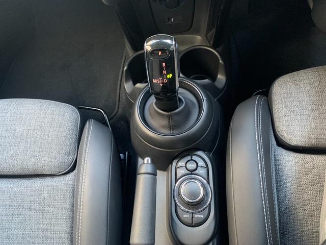 MINI クーパーD クラシック・トリム 5ドア 認定中古車 ワンオーナー タッチ式HDDナビ LEDヘッドライト バックカメラ ミュージックサーバー機能 ブルートゥース接続 SOSコール ドライビングモード 16インチAW(16枚目)