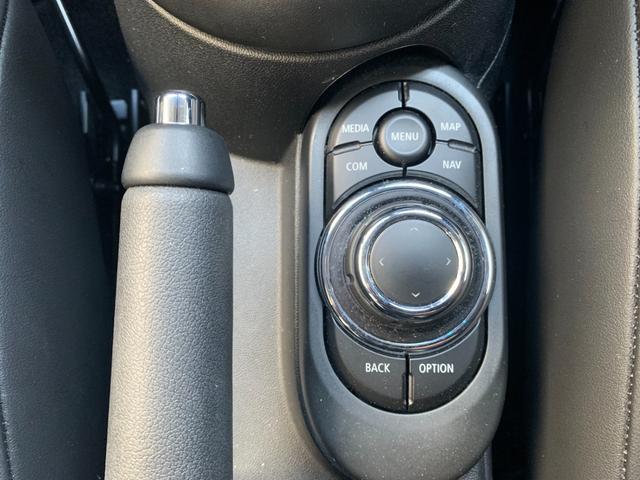 MINI クーパーD クラシック・トリム 5ドア 認定中古車 ワンオーナー タッチ式HDDナビ LEDヘッドライト バックカメラ ミュージックサーバー機能 ブルートゥース接続 SOSコール ドライビングモード 16インチAW(17枚目)