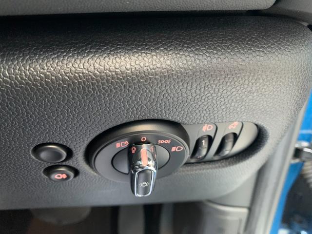 MINI クーパーD クラシック・トリム 5ドア 認定中古車 ワンオーナー タッチ式HDDナビ LEDヘッドライト バックカメラ ミュージックサーバー機能 ブルートゥース接続 SOSコール ドライビングモード 16インチAW(19枚目)