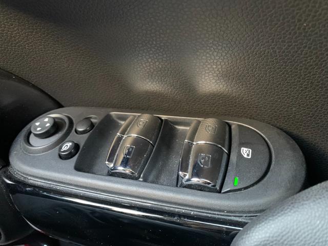 MINI クーパーD クラシック・トリム 5ドア 認定中古車 ワンオーナー タッチ式HDDナビ LEDヘッドライト バックカメラ ミュージックサーバー機能 ブルートゥース接続 SOSコール ドライビングモード 16インチAW(21枚目)