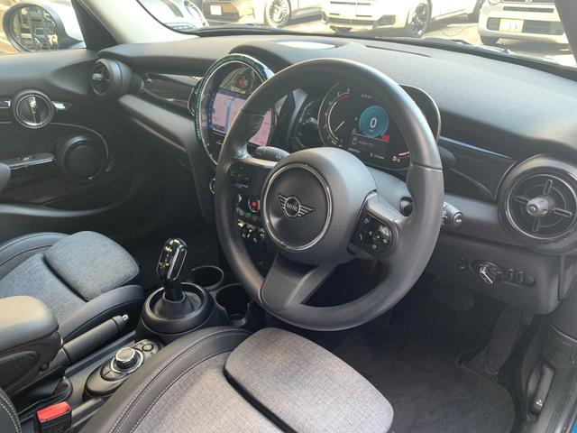 MINI クーパーD クラシック・トリム 5ドア 認定中古車 ワンオーナー タッチ式HDDナビ LEDヘッドライト バックカメラ ミュージックサーバー機能 ブルートゥース接続 SOSコール ドライビングモード 16インチAW(22枚目)