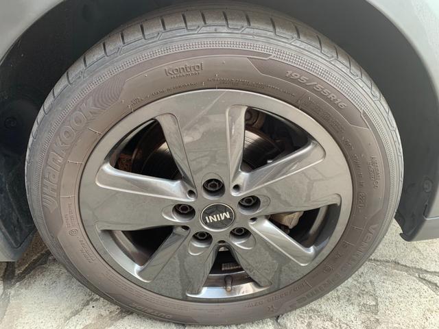 MINI クーパーD クラシック・トリム 5ドア 認定中古車 ワンオーナー タッチ式HDDナビ LEDヘッドライト バックカメラ ミュージックサーバー機能 ブルートゥース接続 SOSコール ドライビングモード 16インチAW(35枚目)