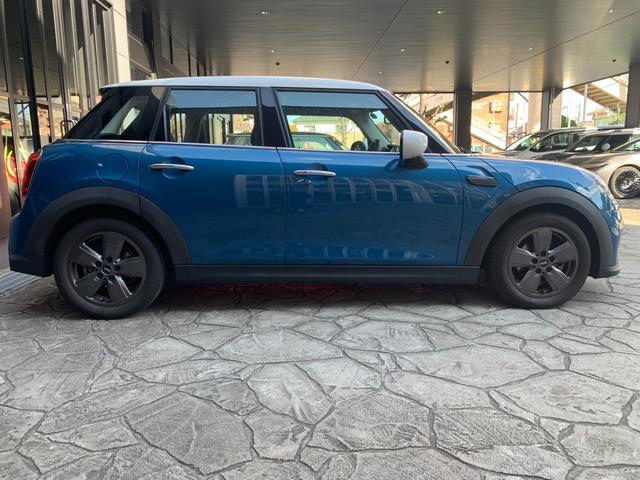 MINI クーパーD クラシック・トリム 5ドア 認定中古車 ワンオーナー タッチ式HDDナビ LEDヘッドライト バックカメラ ミュージックサーバー機能 ブルートゥース接続 SOSコール ドライビングモード 16インチAW(38枚目)