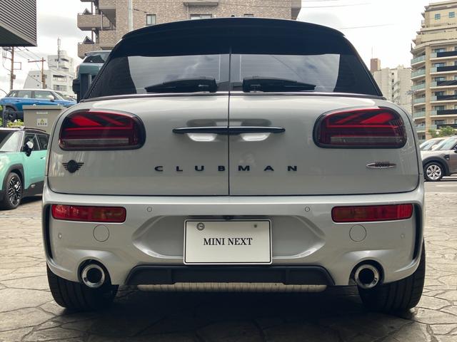MINI ジョンクーパーワークス クラブマン 認定中古車 アップルカープレイ(ワイヤレス充電付) ハーマンカードンオーディオ パドルシフト付JCWステアリング LEDヘッドライト バックカメラ ACC SOSコール シートヒーター 19インチAW(46枚目)
