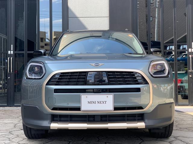 ＭＩＮＩ カントリーマンＣ　フェイバリット・トリム　認定中古車　フェイバードトリム　Ｍパッケージ（電動シート・ハーマンカードンオーディオ・リアダークガラス）　純正タッチ式ナビ　　ヘッドアップディスプレイ　シートヒーター　ＡＣＣ　ＳＯＳ　１９インチＡＷ（39枚目）