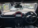 ＭＩＮＩ クーパーＤ　クラブマン　ブリック・レーンエディション　認定中古車　特別仕様専用ルーフカラー・１８インチＡＷ・ボンネットストライプ　タッチ式ＨＤＤナビ　ＬＥＤヘッドライト　バックカメラ　シートヒーター　ＡＣＣ　ＳＯＳコール　Ｄモード　Ｄアシスト（2枚目）