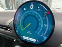 MINI専門のメカニックが、100項目にも上るポイントを徹底的にチェック。交換基準に達した部品があれば、弊社負担にて交換後、お客様へご納車致します。