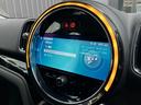 クーパーＳＤ　クロスオーバー　オール４　認定中古車　ワンオーナー　タッチ式ＨＤＤナビ　ＬＥＤヘッドライト　バックカメラ　シートヒーター　ミュージックサーバー機能　ブルートゥース接続　ＡＣＣ　ＳＯＳコール　ＥＴＣ２．０　１８インチＡＷ（12枚目）