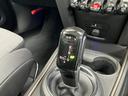 クーパーＳＤ　クロスオーバー　オール４　認定中古車　ワンオーナー　タッチ式ＨＤＤナビ　ＬＥＤヘッドライト　バックカメラ　シートヒーター　ミュージックサーバー機能　ブルートゥース接続　ＡＣＣ　ＳＯＳコール　ＥＴＣ２．０　１８インチＡＷ（13枚目）