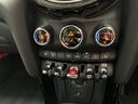 クーパー　カムデン・エディション　３ドア　認定中古車　アップルカープレイ　ＬＥＤヘッドライト　バックカメラ　ピアノブラック・エクステリア　シートヒーター　ＡＣＣ　ＳＯＳコール　ブルートゥース接続　専用サイドスカットル　１７インチＡＷ（18枚目）