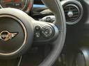 MINI クーパー バーガンディー エディション 5ドア 認定中古車 ワンオーナー タッチ式HDDナビ LEDヘッドライト バックカメラ ミュージックサーバー機能 ブルートゥース接続 ACC SOSコール 限定車専用ディスプレイリング 16インチAW(5枚目)