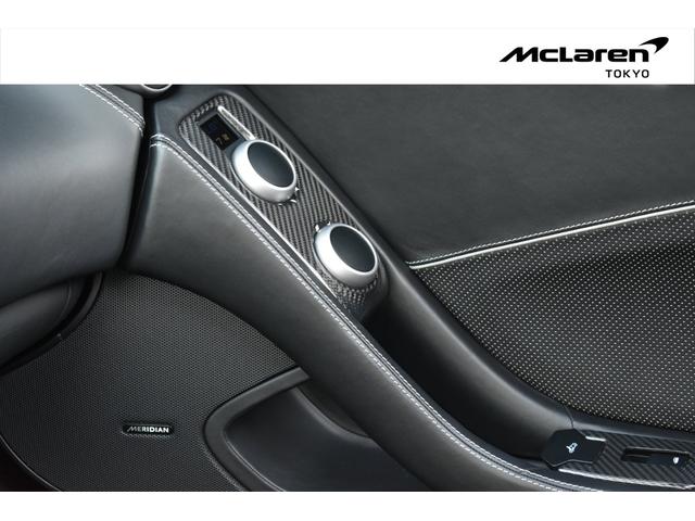 　左Ｈ　ＭｃＬａｒｅｎ　ＱＵＡＬＩＦＩＥＤ　ＴＯＫＹＯ　１２カ月保証付販売　カーボンセラミックブレーキ　スポーツエグゾースト　電動メモリーシート　シートヒーター　パーキングセンサー　カーボンインテリア(18枚目)