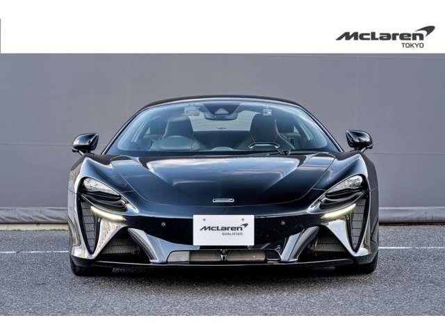 アルトゥーラ ＴｅｃｈＬｕｘ　右　スポーツエキゾースト　ＭｃＬａｒｅｎ　Ｔｏｋｙｏ　認定中古車　スポーツエキゾースト／電動シート＆ヒーター／コントラストパイピング／Ｓｔａｒ１０スポークスーパーライトウェイトホイール／グロスブラックフィニッシュ（6枚目）