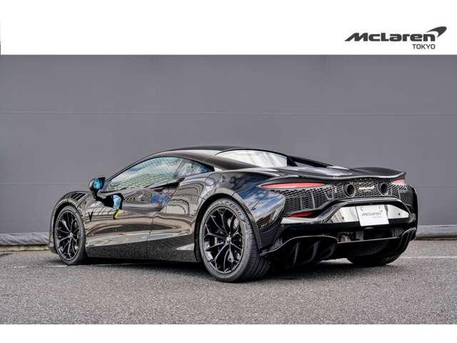 アルトゥーラ ＴｅｃｈＬｕｘ　右　スポーツエキゾースト　ＭｃＬａｒｅｎ　Ｔｏｋｙｏ　認定中古車　スポーツエキゾースト／電動シート＆ヒーター／コントラストパイピング／Ｓｔａｒ１０スポークスーパーライトウェイトホイール／グロスブラックフィニッシュ（12枚目）
