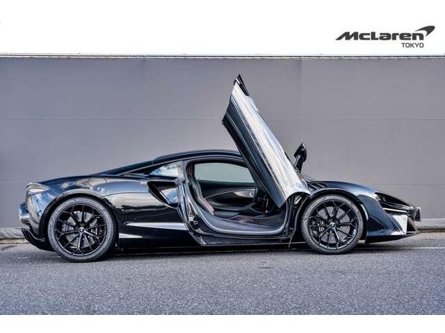 アルトゥーラ ＴｅｃｈＬｕｘ　右　スポーツエキゾースト　ＭｃＬａｒｅｎ　Ｔｏｋｙｏ　認定中古車　スポーツエキゾースト／電動シート＆ヒーター／コントラストパイピング／Ｓｔａｒ１０スポークスーパーライトウェイトホイール／グロスブラックフィニッシュ（20枚目）