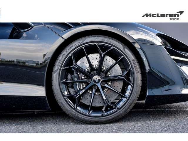 アルトゥーラ ＴｅｃｈＬｕｘ　右　スポーツエキゾースト　ＭｃＬａｒｅｎ　Ｔｏｋｙｏ　認定中古車　スポーツエキゾースト／電動シート＆ヒーター／コントラストパイピング／Ｓｔａｒ１０スポークスーパーライトウェイトホイール／グロスブラックフィニッシュ（22枚目）