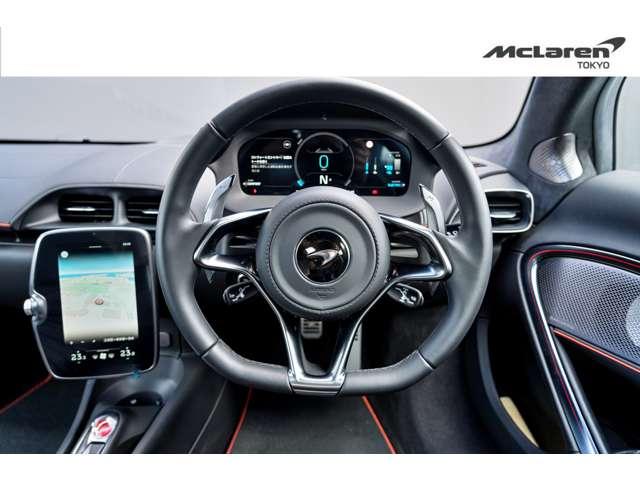 アルトゥーラ ＴｅｃｈＬｕｘ　右　スポーツエキゾースト　ＭｃＬａｒｅｎ　Ｔｏｋｙｏ　認定中古車　スポーツエキゾースト／電動シート＆ヒーター／コントラストパイピング／Ｓｔａｒ１０スポークスーパーライトウェイトホイール／グロスブラックフィニッシュ（25枚目）