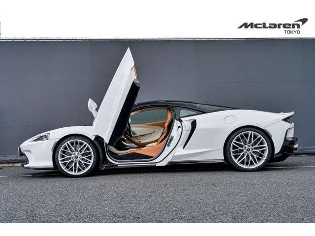 ＧＴ リュクス　プライバシーガラス製パノラマルーフ／Ｌｕｘｅ　ＩｎｔｅｒｉｏｒＥｘｔ　－　ＳＩＬＩＣＡ　ＷＨＩＴＥ　Ｌｕｘｅ　Ｉｎｔｅｒｉｏｒ　－　Ｐｏｒｃｅｌａｉｎ　＆　Ｖｉｎｔａｇｅ　Ｔａｎ　認定中古車（9枚目）
