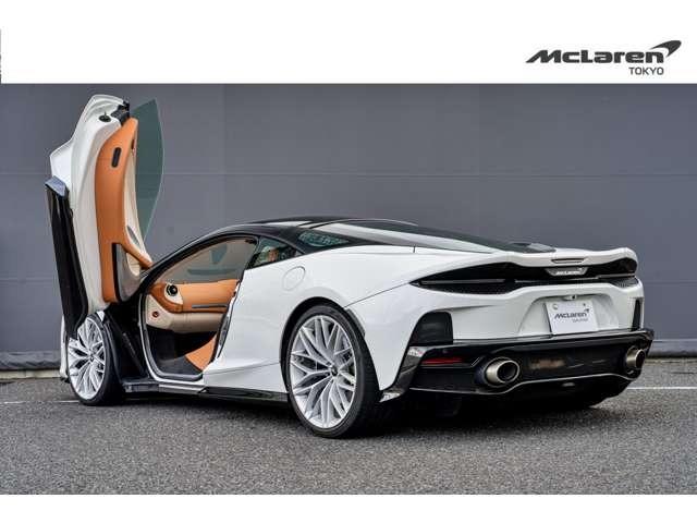 ＧＴ リュクス　プライバシーガラス製パノラマルーフ／Ｌｕｘｅ　ＩｎｔｅｒｉｏｒＥｘｔ　－　ＳＩＬＩＣＡ　ＷＨＩＴＥ　Ｌｕｘｅ　Ｉｎｔｅｒｉｏｒ　－　Ｐｏｒｃｅｌａｉｎ　＆　Ｖｉｎｔａｇｅ　Ｔａｎ　認定中古車（11枚目）