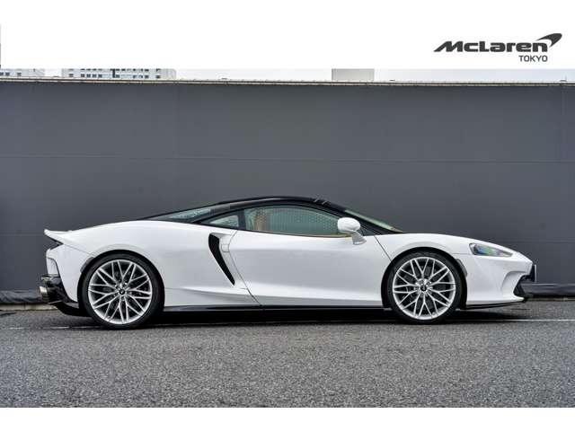 ＧＴ リュクス　プライバシーガラス製パノラマルーフ／Ｌｕｘｅ　ＩｎｔｅｒｉｏｒＥｘｔ　－　ＳＩＬＩＣＡ　ＷＨＩＴＥ　Ｌｕｘｅ　Ｉｎｔｅｒｉｏｒ　－　Ｐｏｒｃｅｌａｉｎ　＆　Ｖｉｎｔａｇｅ　Ｔａｎ　認定中古車（15枚目）