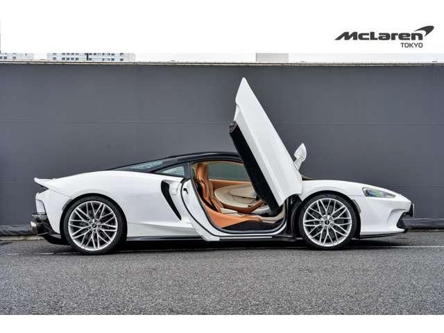 ＧＴ リュクス　プライバシーガラス製パノラマルーフ／Ｌｕｘｅ　ＩｎｔｅｒｉｏｒＥｘｔ　－　ＳＩＬＩＣＡ　ＷＨＩＴＥ　Ｌｕｘｅ　Ｉｎｔｅｒｉｏｒ　－　Ｐｏｒｃｅｌａｉｎ　＆　Ｖｉｎｔａｇｅ　Ｔａｎ　認定中古車（16枚目）