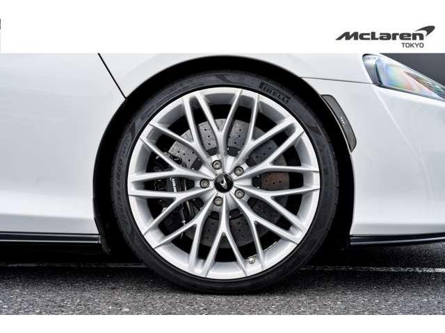 ＧＴ リュクス　プライバシーガラス製パノラマルーフ／Ｌｕｘｅ　ＩｎｔｅｒｉｏｒＥｘｔ　－　ＳＩＬＩＣＡ　ＷＨＩＴＥ　Ｌｕｘｅ　Ｉｎｔｅｒｉｏｒ　－　Ｐｏｒｃｅｌａｉｎ　＆　Ｖｉｎｔａｇｅ　Ｔａｎ　認定中古車（18枚目）