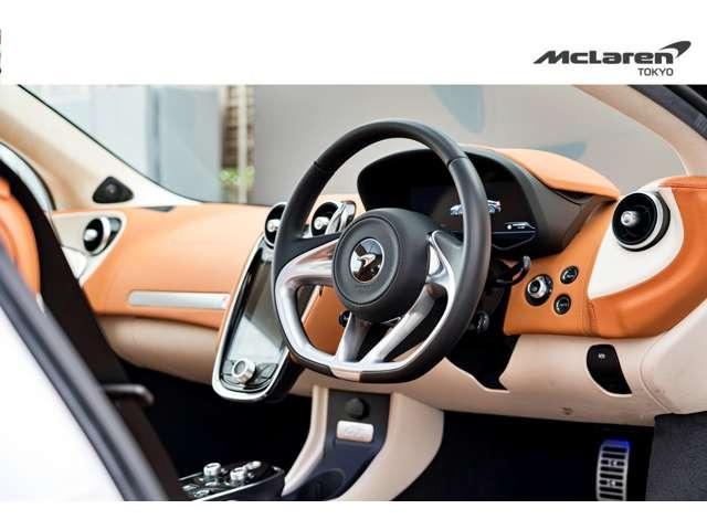 ＧＴ リュクス　プライバシーガラス製パノラマルーフ／Ｌｕｘｅ　ＩｎｔｅｒｉｏｒＥｘｔ　－　ＳＩＬＩＣＡ　ＷＨＩＴＥ　Ｌｕｘｅ　Ｉｎｔｅｒｉｏｒ　－　Ｐｏｒｃｅｌａｉｎ　＆　Ｖｉｎｔａｇｅ　Ｔａｎ　認定中古車（21枚目）