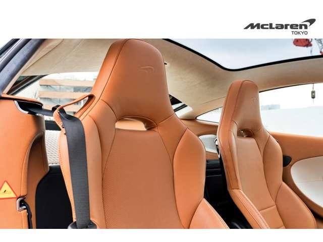 ＧＴ リュクス　プライバシーガラス製パノラマルーフ／Ｌｕｘｅ　ＩｎｔｅｒｉｏｒＥｘｔ　－　ＳＩＬＩＣＡ　ＷＨＩＴＥ　Ｌｕｘｅ　Ｉｎｔｅｒｉｏｒ　－　Ｐｏｒｃｅｌａｉｎ　＆　Ｖｉｎｔａｇｅ　Ｔａｎ　認定中古車（29枚目）