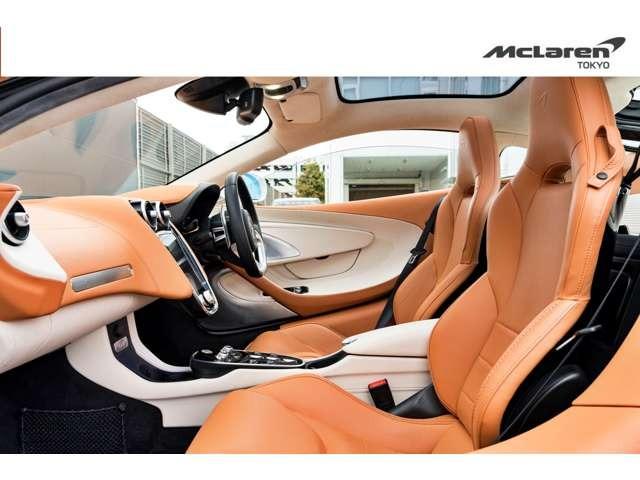 ＧＴ リュクス　プライバシーガラス製パノラマルーフ／Ｌｕｘｅ　ＩｎｔｅｒｉｏｒＥｘｔ　－　ＳＩＬＩＣＡ　ＷＨＩＴＥ　Ｌｕｘｅ　Ｉｎｔｅｒｉｏｒ　－　Ｐｏｒｃｅｌａｉｎ　＆　Ｖｉｎｔａｇｅ　Ｔａｎ　認定中古車（31枚目）