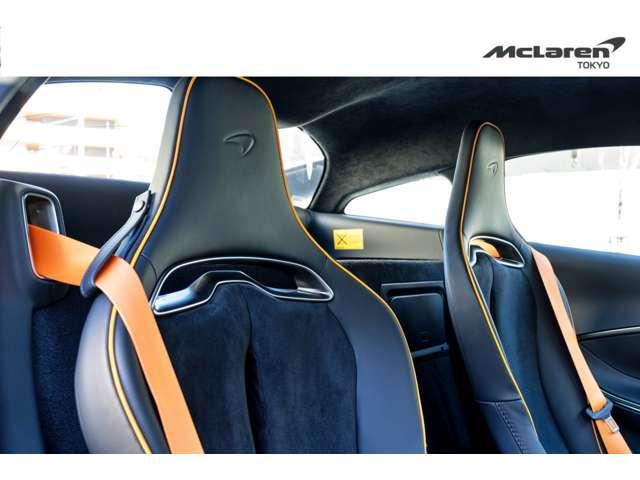 アルトゥーラ ３．０　認定中古車　クルーズコントロール　障害物センサー　横滑り防止装置　過給器設定モデル　ナビ　ミュージックプレイヤー接続可　ＥＴＣ　ディスプレイオーディオ　スマートキー　ＬＥＤヘッドライト（29枚目）