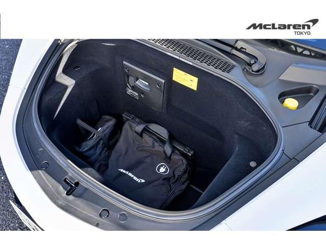 アルトゥーラ ３．０　認定中古車　クルーズコントロール　障害物センサー　横滑り防止装置　過給器設定モデル　ナビ　ミュージックプレイヤー接続可　ＥＴＣ　ディスプレイオーディオ　スマートキー　ＬＥＤヘッドライト（33枚目）