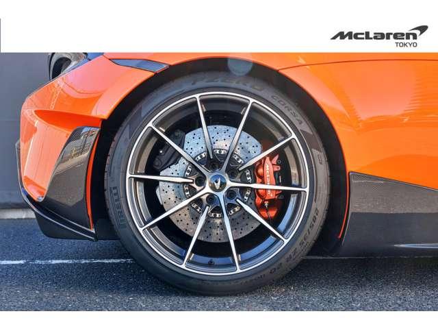６００ＬＴ ３．８　クルーズコントロール　障害物センサー　過給器設定モデル　ナビ　ミュージックプレイヤー接続可　ＥＴＣ　スマートキー　ＬＥＤヘッドライト　認定中古車（18枚目）