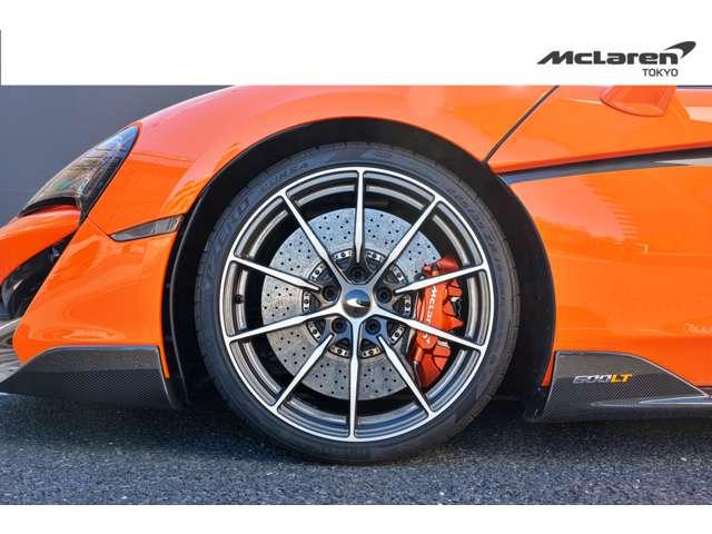 ６００ＬＴ ３．８　クルーズコントロール　障害物センサー　過給器設定モデル　ナビ　ミュージックプレイヤー接続可　ＥＴＣ　スマートキー　ＬＥＤヘッドライト　認定中古車（20枚目）