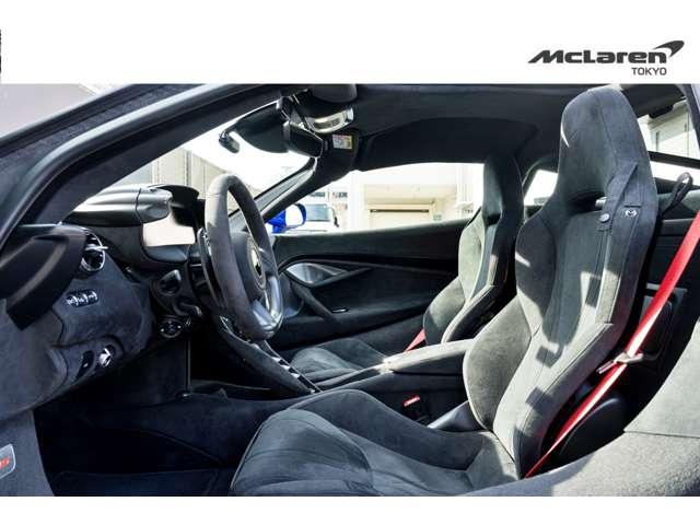 ７５０Ｓ ベースグレード　認定中古車　アルカンターラインテリア　リアカーボンスポイラー　クルーズコントロール　障害物センサー　全周囲カメラ　過給器設定モデル　ナビ　ＥＴＣ　ＬＥＤヘッドライト（3枚目）