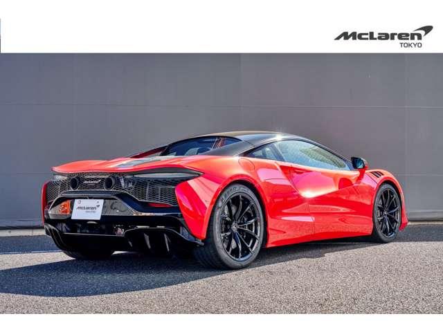アルトゥーラ ３．０　テクノロジー　パック　ＭＳＯカーボンファイバー　インテリア　パック／スポーツエキゾーストサーマル　インソレーテッド　ウインドスクリーン　認定中古車（13枚目）