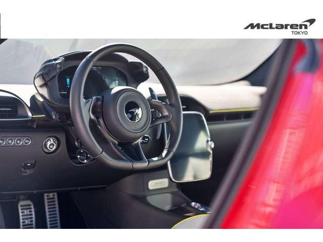アルトゥーラ ３．０　テクノロジー　パック　ＭＳＯカーボンファイバー　インテリア　パック／スポーツエキゾーストサーマル　インソレーテッド　ウインドスクリーン　認定中古車（22枚目）