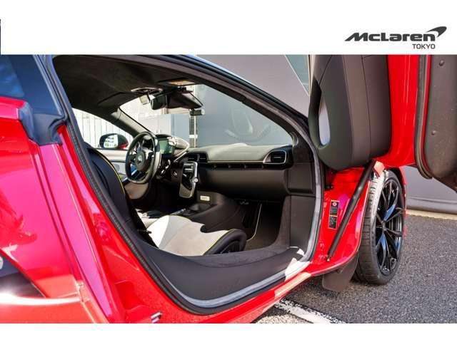 アルトゥーラ ３．０　テクノロジー　パック　ＭＳＯカーボンファイバー　インテリア　パック／スポーツエキゾーストサーマル　インソレーテッド　ウインドスクリーン　認定中古車（29枚目）