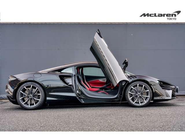 アルトゥーラ ３．０　認定中古車　ＭＳＯペイント／電動シート／１０スポークスーパーライトウェイトホイール／ダークステルスダイヤモンドカットフィニッシュ　クルーズコントロール　全周囲カメラ（17枚目）