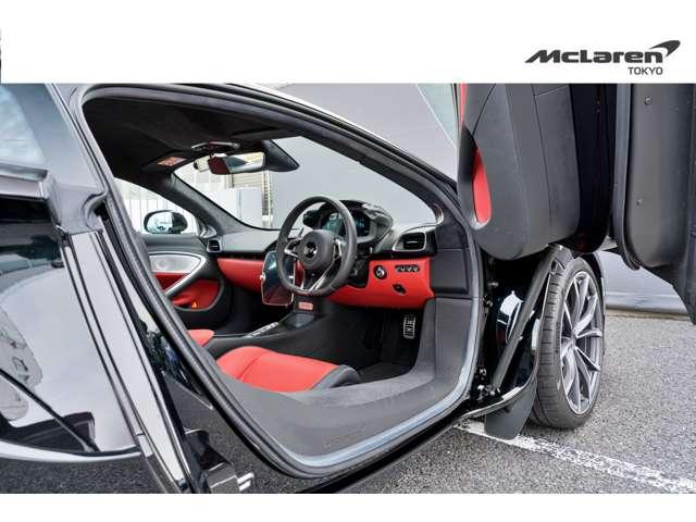 アルトゥーラ ３．０　認定中古車　ＭＳＯペイント／電動シート／１０スポークスーパーライトウェイトホイール／ダークステルスダイヤモンドカットフィニッシュ　クルーズコントロール　全周囲カメラ（22枚目）