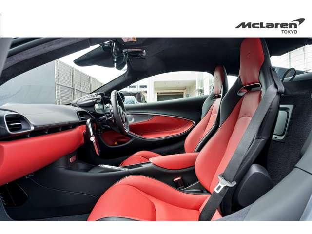 アルトゥーラ ３．０　認定中古車　ＭＳＯペイント／電動シート／１０スポークスーパーライトウェイトホイール／ダークステルスダイヤモンドカットフィニッシュ　クルーズコントロール　全周囲カメラ（30枚目）