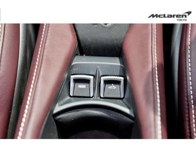 ７２０Ｓスパイダー ラグジュアリー　認定中古車　電動メモリーシート（ヒーター）／スポーツエキゾースト／エレクトロクロミックガラスルーフ／３６０°パークアシスト／車両リフトシステム／アルカンタラステアリング（32枚目）