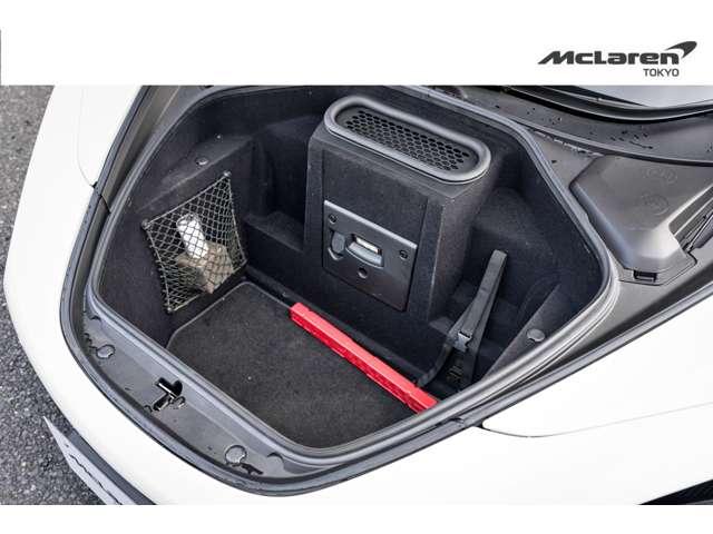７２０Ｓスパイダー ラグジュアリー　認定中古車　電動メモリーシート（ヒーター）／スポーツエキゾースト／エレクトロクロミックガラスルーフ／３６０°パークアシスト／車両リフトシステム／アルカンタラステアリング（35枚目）