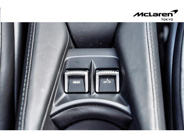 ７５０Ｓスパイダー 認定中古車　左ハンドル　テックラックス　インテリア／電動コンフォートシートフロアマット／ヘッドライト　ボディカラー　ペイント／バウアーズ＆ウィルキンス　スピーカー（24枚目）