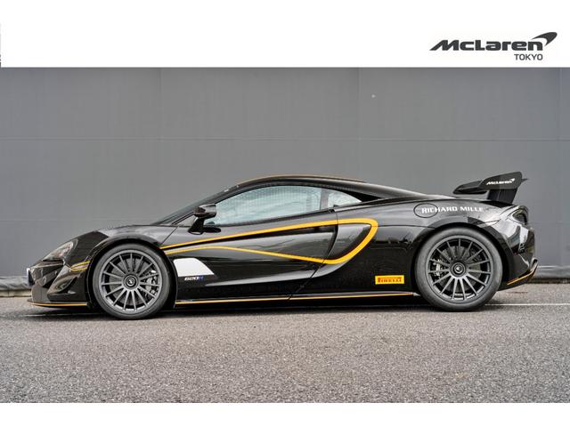 ６２０Ｒ ３．８　認定中古車　カーボンファイバーインテリアアップグレード／スペシャルブレーキキャリパー／アダプティブダンピング　ｗｉｔｈ　ヴィークルリフト／リチウムイオンバッテリーチャージャー（10枚目）