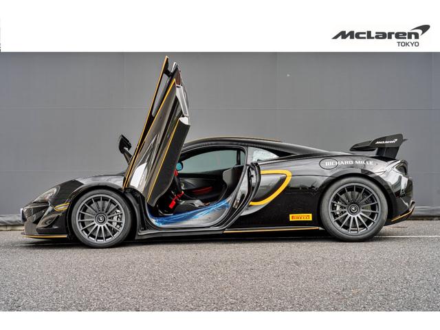６２０Ｒ ３．８　認定中古車　カーボンファイバーインテリアアップグレード／スペシャルブレーキキャリパー／アダプティブダンピング　ｗｉｔｈ　ヴィークルリフト／リチウムイオンバッテリーチャージャー（11枚目）