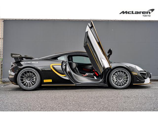 ６２０Ｒ ３．８　認定中古車　カーボンファイバーインテリアアップグレード／スペシャルブレーキキャリパー／アダプティブダンピング　ｗｉｔｈ　ヴィークルリフト／リチウムイオンバッテリーチャージャー（18枚目）